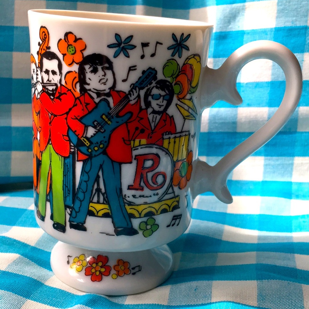 Rare, Vintage vibrant mug